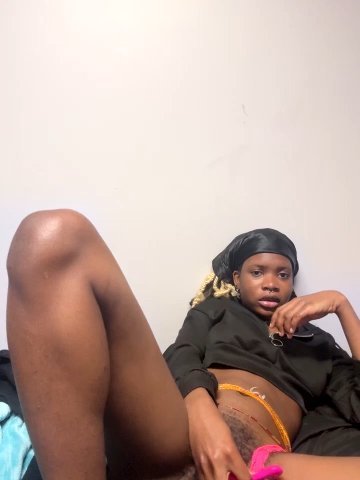TumieSupreme live cam screenshot female from United States on Wobip – Live Webcams, Clips & GIFs — screenshot #1