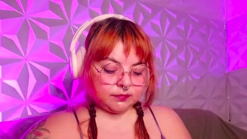 Satyn_doll live cam screenshot female from United States on Wobip – Live Webcams, Clips & GIFs — screenshot #1