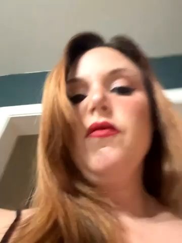 WakeAndBlaze live cam screenshot malefemale from United States on Wobip – Live Webcams, Clips & GIFs — screenshot #1
