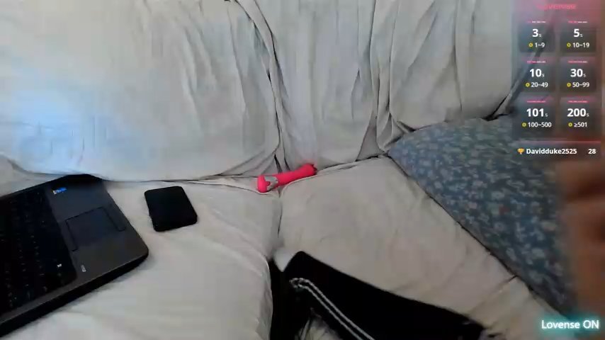 EmoDream1998 live cam screenshot malefemale from Canada on Wobip – Live Webcams, Clips & GIFs — screenshot #1