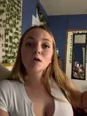 lilabigtits live cam screenshot female from United States on Wobip – Live Webcams, Clips & GIFs — screenshot #1